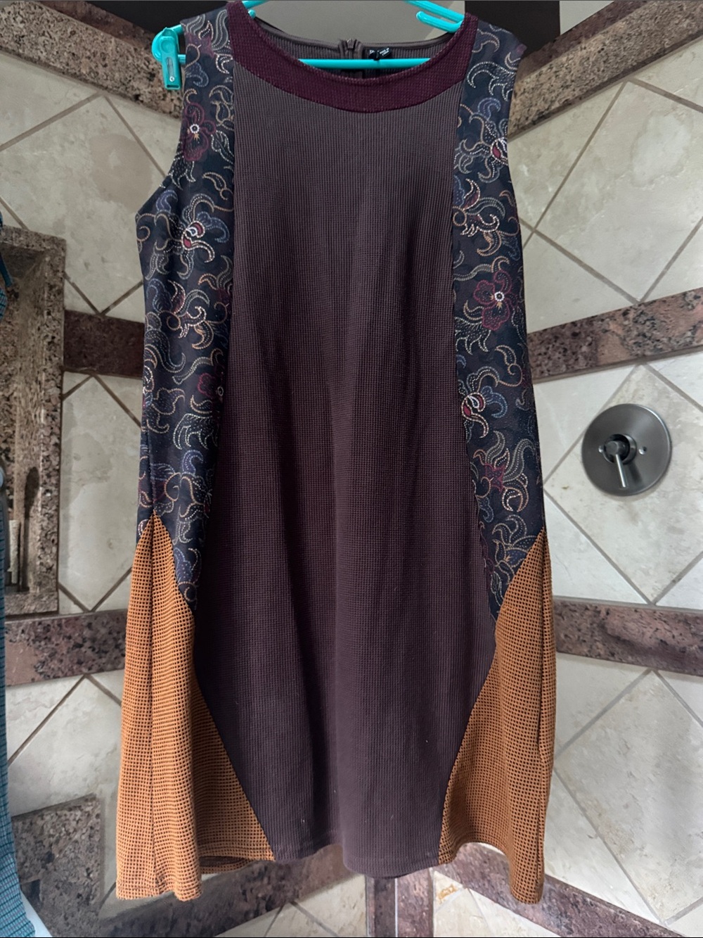 Sleeveless Crewneck Knit Shift  Dress in Brown & Rust